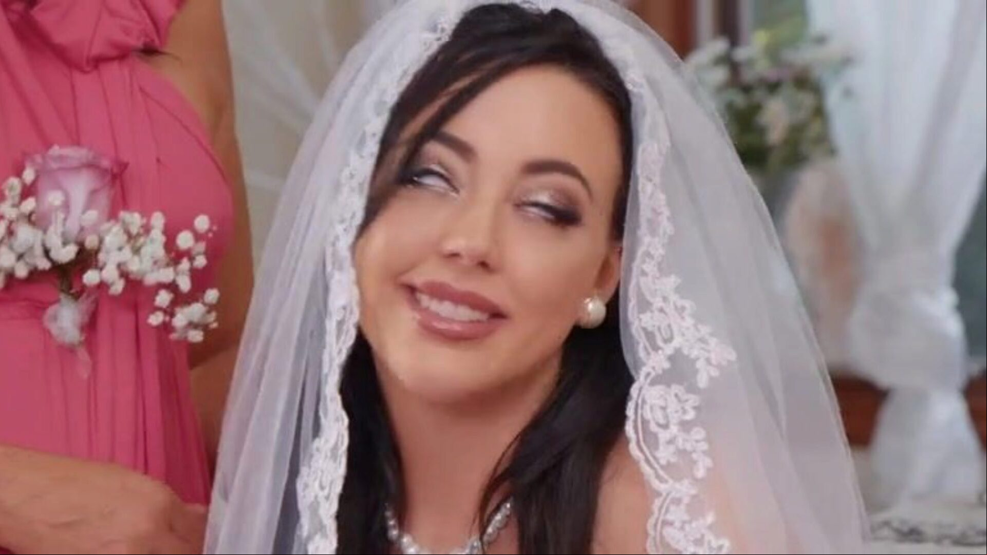BBC fucks Bride in advance of Ceremony then Bails TFO Curvy bride Whitney Wright is off with a rocky begin for her Marriage, cause at the -30th min marker this honey got already buttfucked by some other man