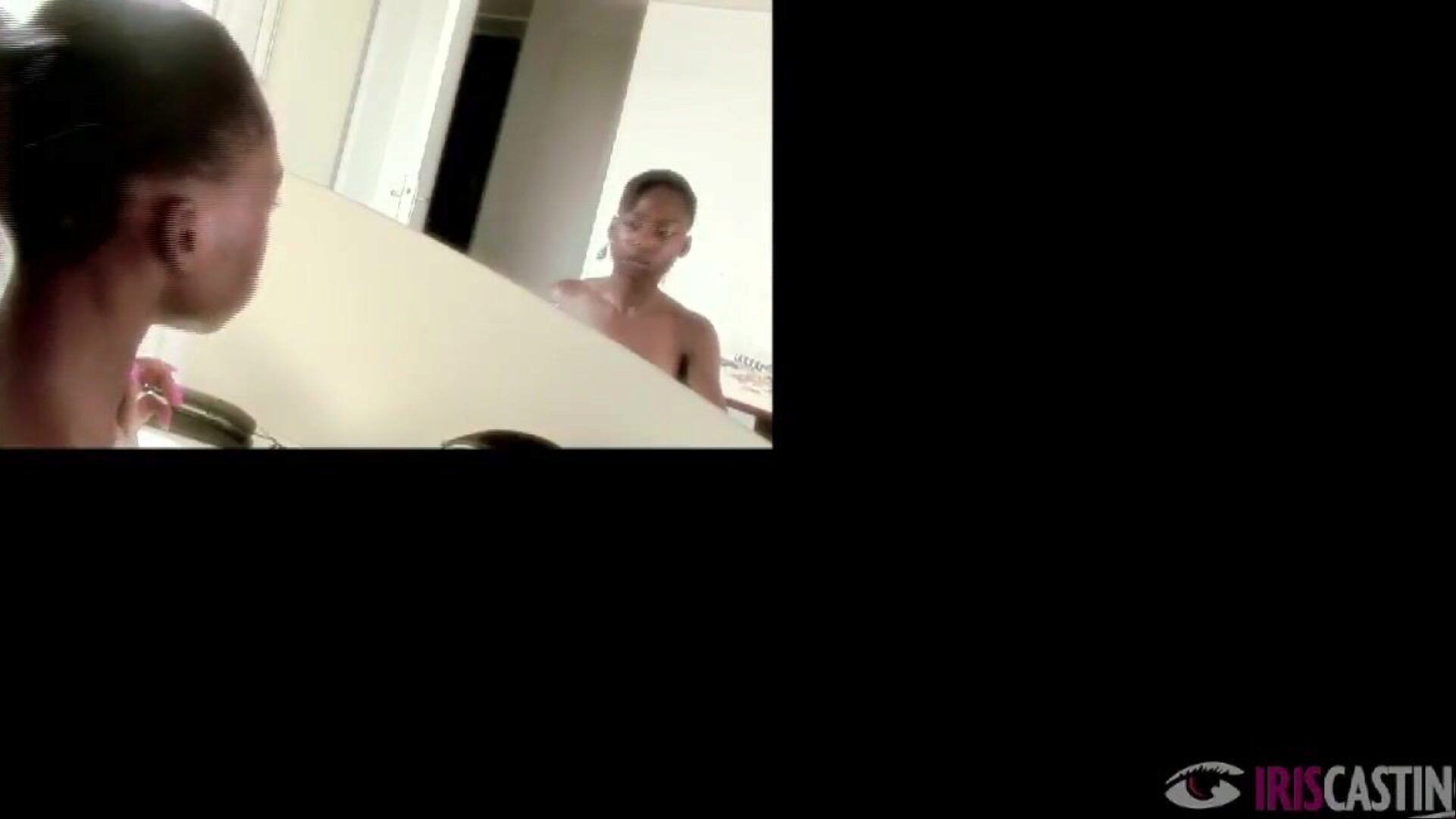 jayna baise avec un inconnu black de 20 ans drague un inconnu dans la rue et rentre chez elle pour baiser